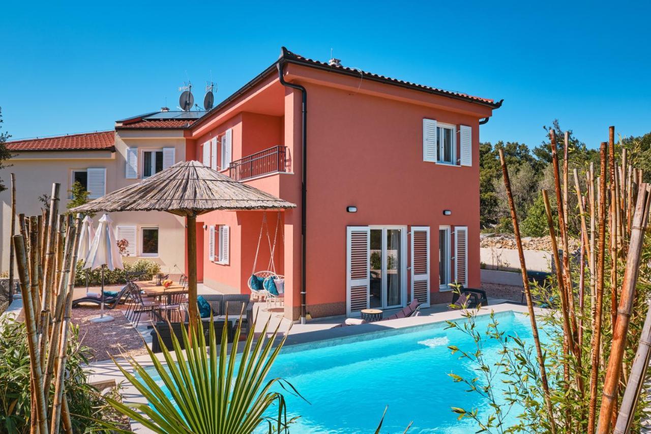 Meacres Sun Villa Miholascica Exteriör bild