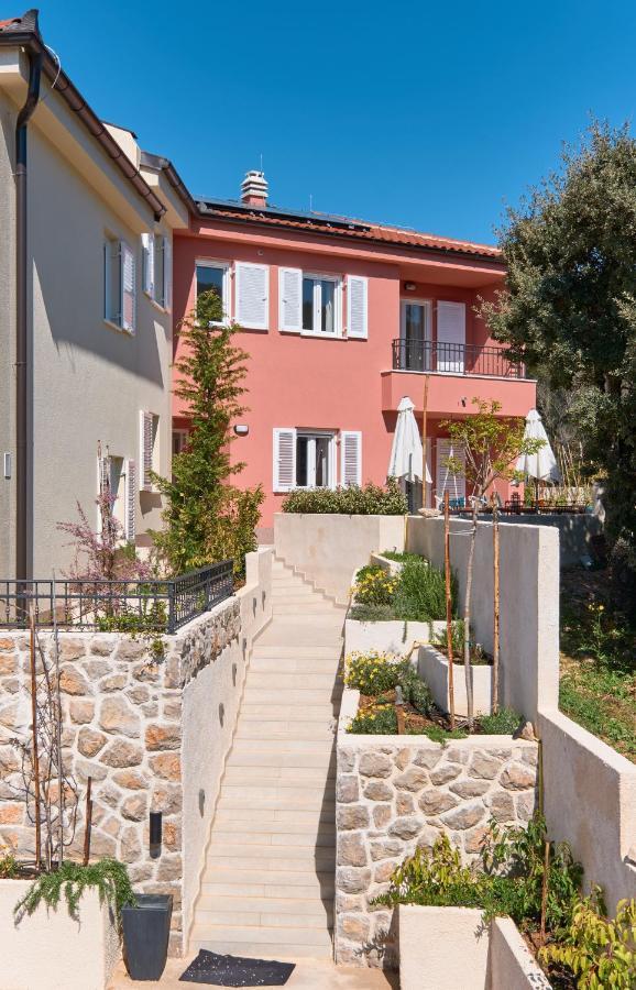 Meacres Sun Villa Miholascica Exteriör bild