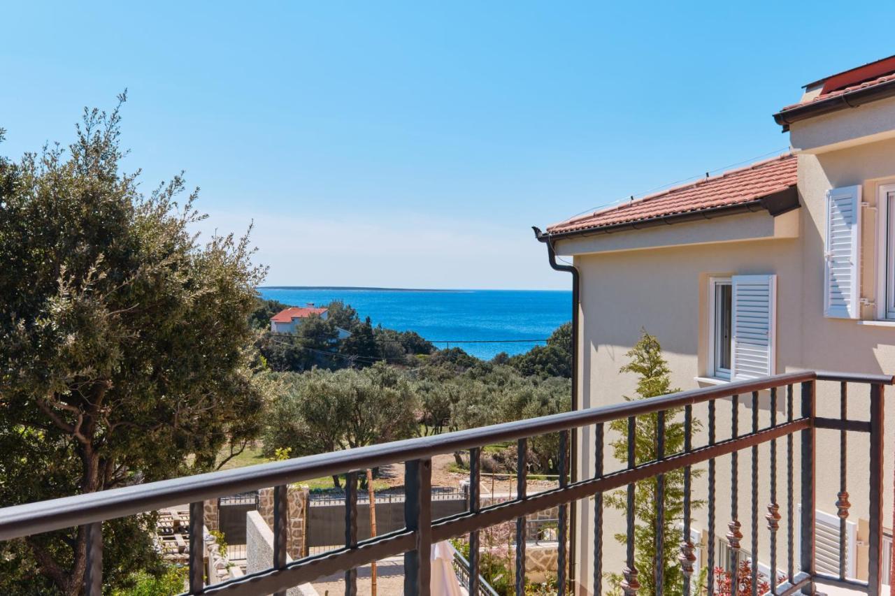 Meacres Sun Villa Miholascica Exteriör bild