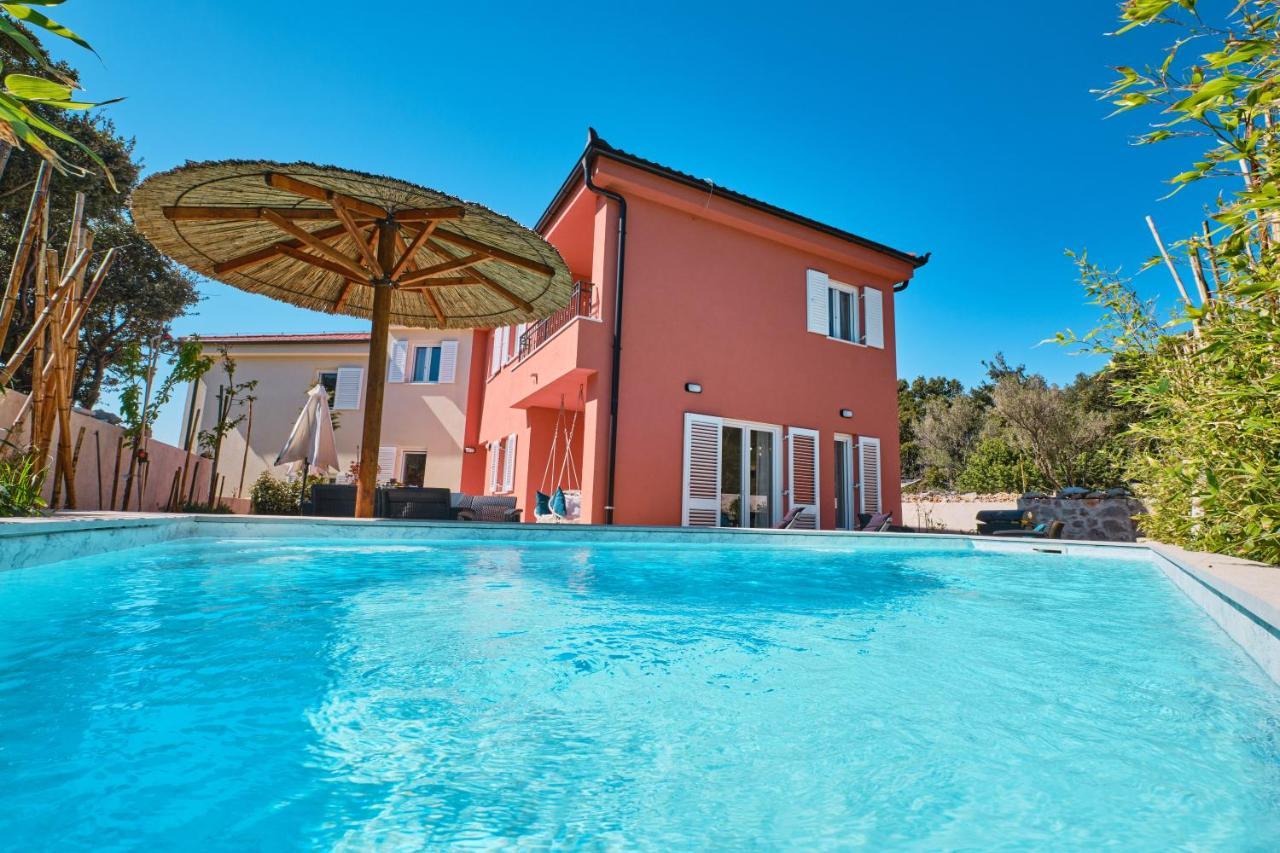 Meacres Sun Villa Miholascica Exteriör bild
